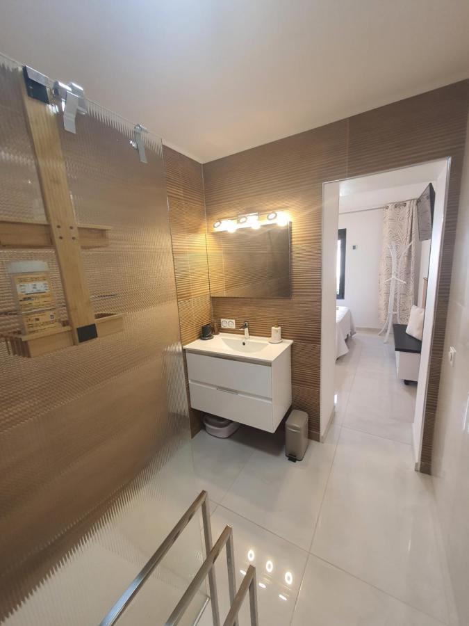 Villa Daniel แซงเตกูลฟ์ ภายนอก รูปภาพ